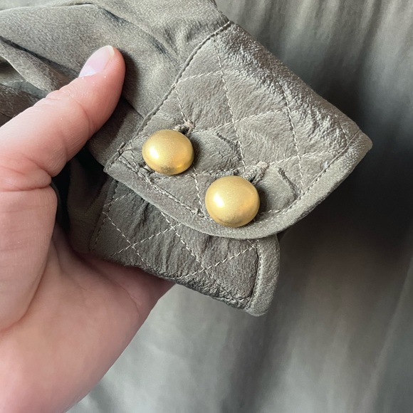 Women's 100% Silk Hand Embroidered Quilted Olive Green Button Down Blouse size L - Picture 8 of 14